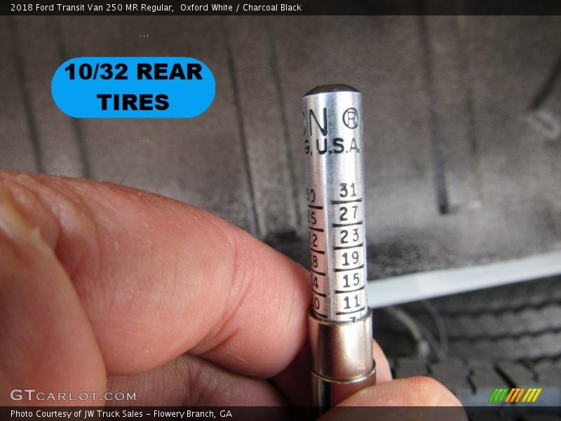 Oxford White / Charcoal Black 2018 Ford Transit Van 250 MR Regular