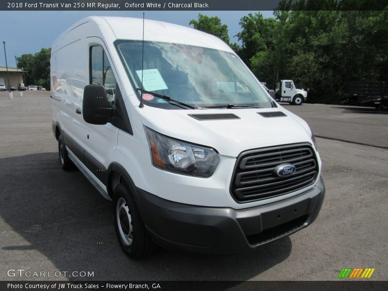 Oxford White / Charcoal Black 2018 Ford Transit Van 250 MR Regular