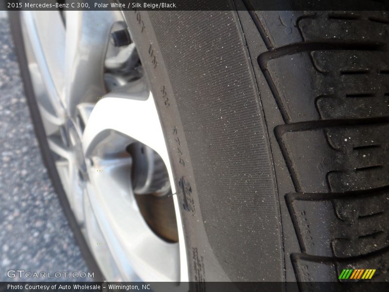Polar White / Silk Beige/Black 2015 Mercedes-Benz C 300