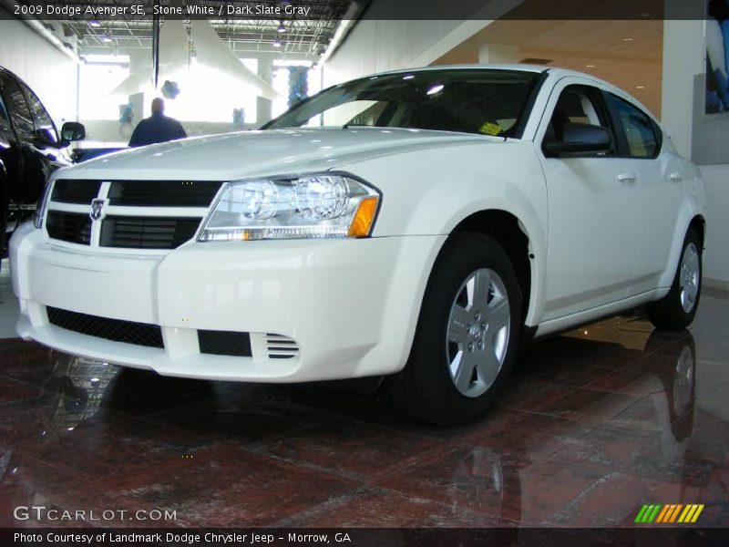 Stone White / Dark Slate Gray 2009 Dodge Avenger SE