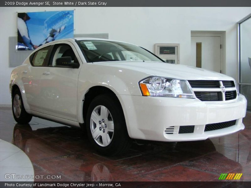Stone White / Dark Slate Gray 2009 Dodge Avenger SE
