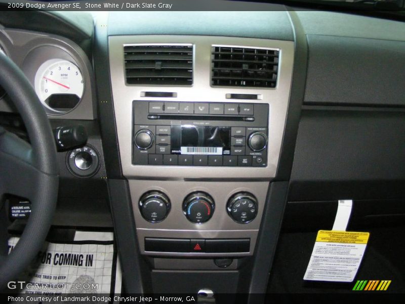 Stone White / Dark Slate Gray 2009 Dodge Avenger SE
