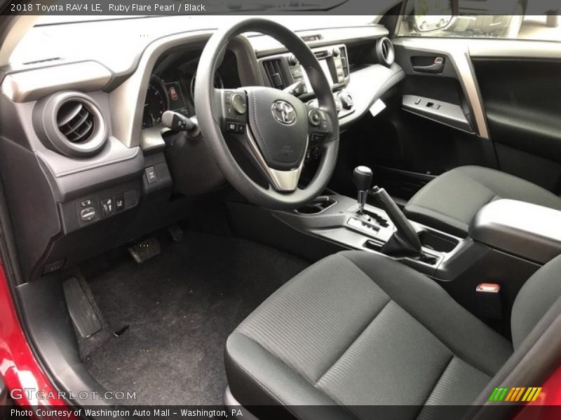 Ruby Flare Pearl / Black 2018 Toyota RAV4 LE
