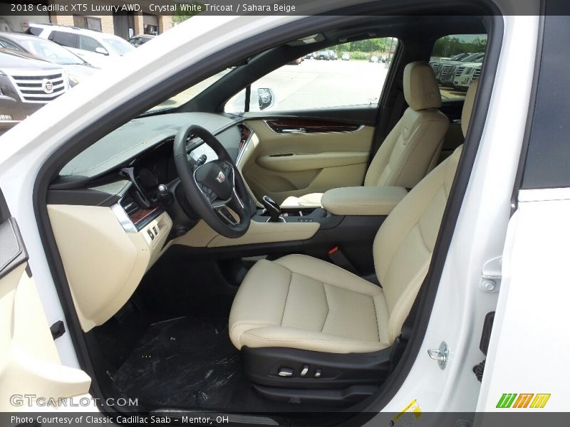 Crystal White Tricoat / Sahara Beige 2018 Cadillac XT5 Luxury AWD