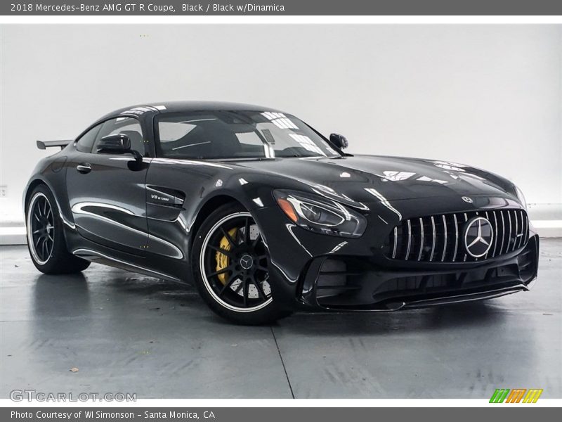 Front 3/4 View of 2018 AMG GT R Coupe