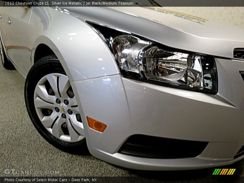 Silver Ice Metallic / Jet Black/Medium Titanium 2012 Chevrolet Cruze LS
