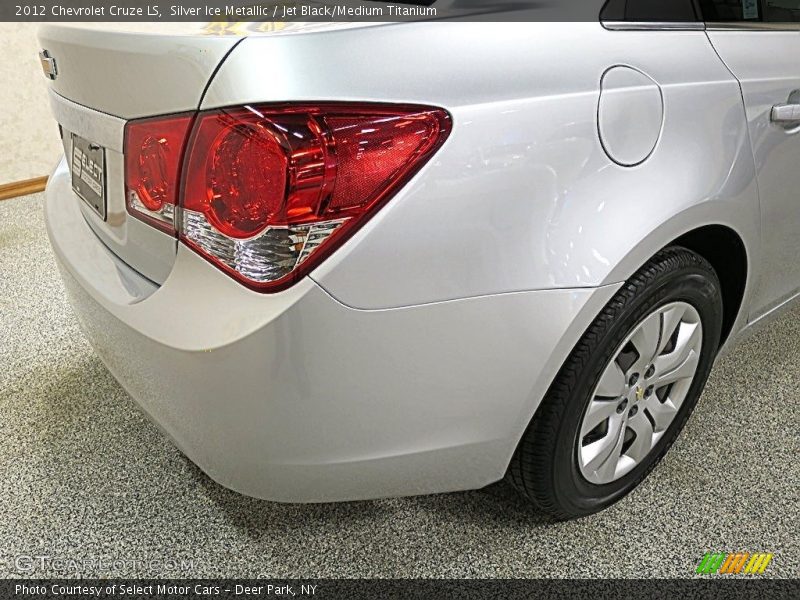 Silver Ice Metallic / Jet Black/Medium Titanium 2012 Chevrolet Cruze LS
