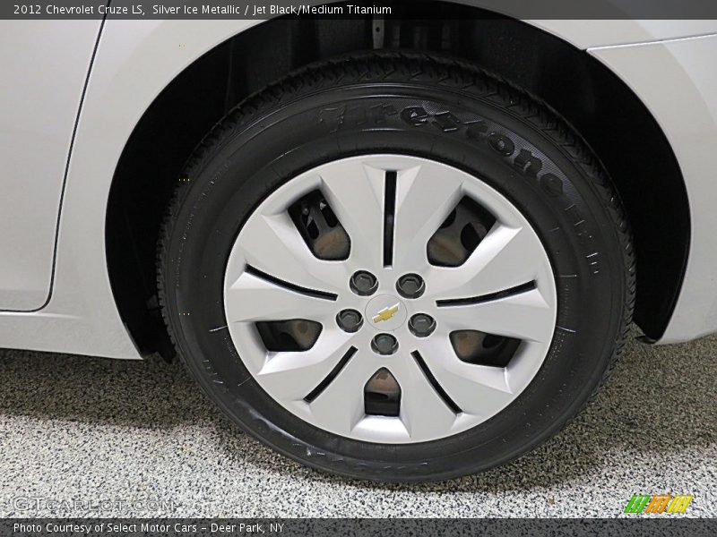 Silver Ice Metallic / Jet Black/Medium Titanium 2012 Chevrolet Cruze LS