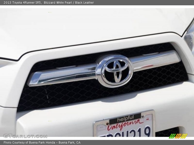Blizzard White Pearl / Black Leather 2013 Toyota 4Runner SR5