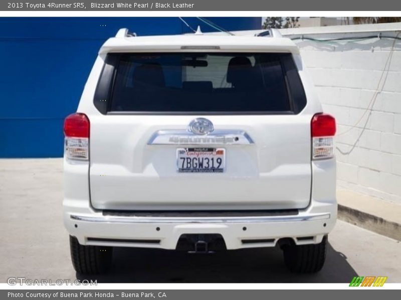 Blizzard White Pearl / Black Leather 2013 Toyota 4Runner SR5