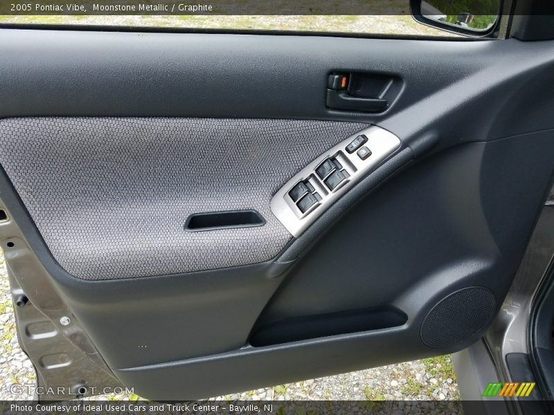 Moonstone Metallic / Graphite 2005 Pontiac Vibe