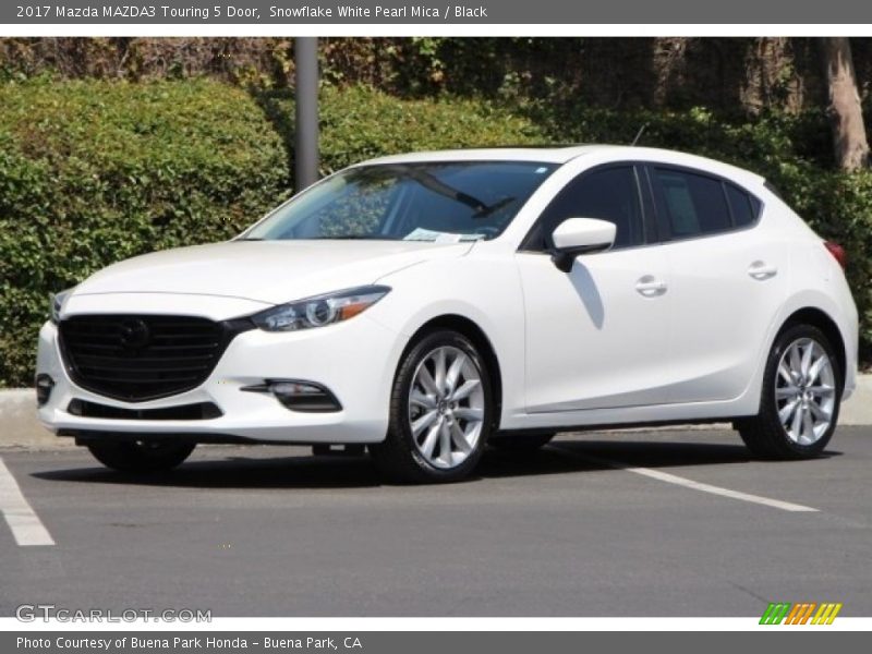 Snowflake White Pearl Mica / Black 2017 Mazda MAZDA3 Touring 5 Door