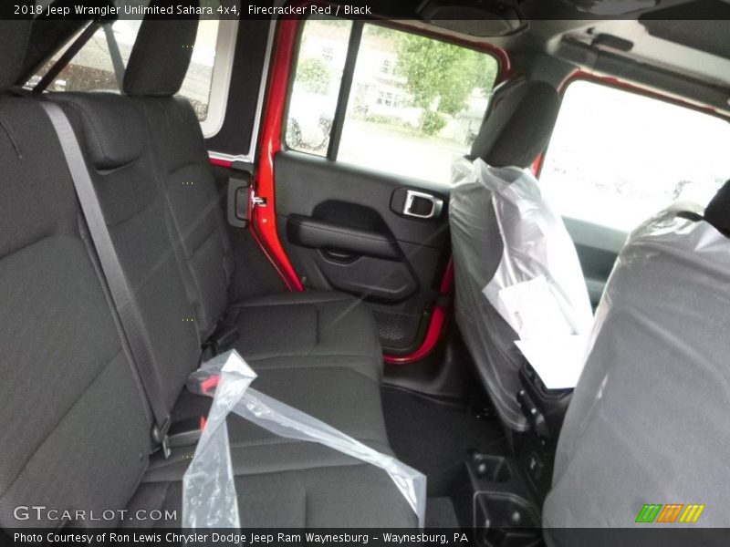 Firecracker Red / Black 2018 Jeep Wrangler Unlimited Sahara 4x4