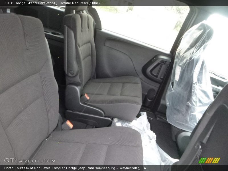 Octane Red Pearl / Black 2018 Dodge Grand Caravan SE