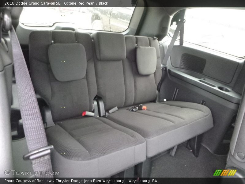Octane Red Pearl / Black 2018 Dodge Grand Caravan SE