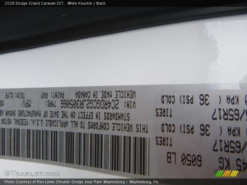 White Knuckle / Black 2018 Dodge Grand Caravan SXT