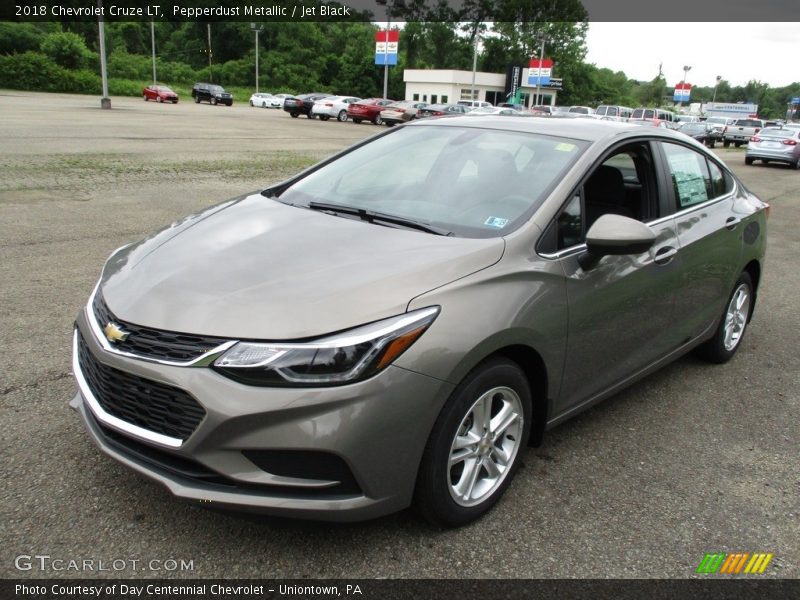 Pepperdust Metallic / Jet Black 2018 Chevrolet Cruze LT