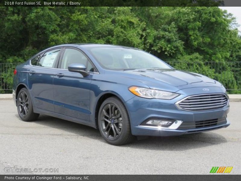 Front 3/4 View of 2018 Fusion SE