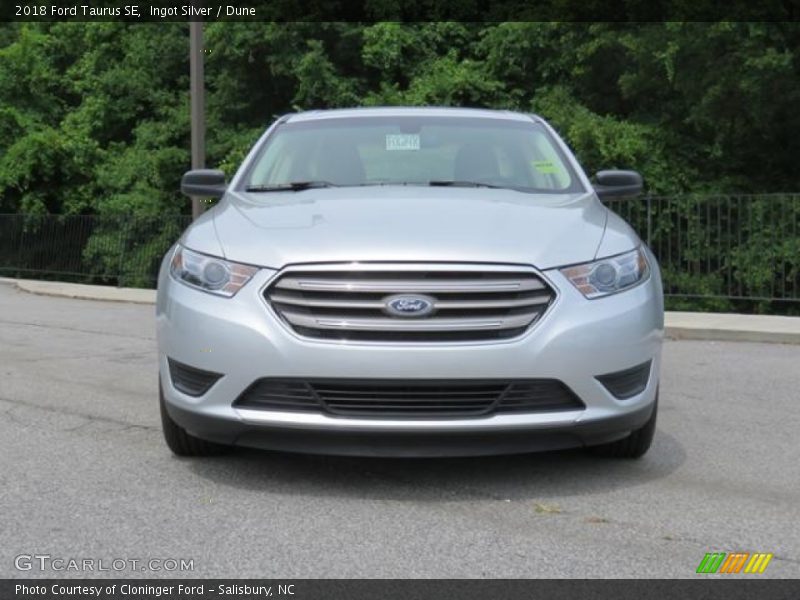 Ingot Silver / Dune 2018 Ford Taurus SE