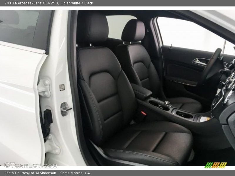 Polar White / Black 2018 Mercedes-Benz GLA 250