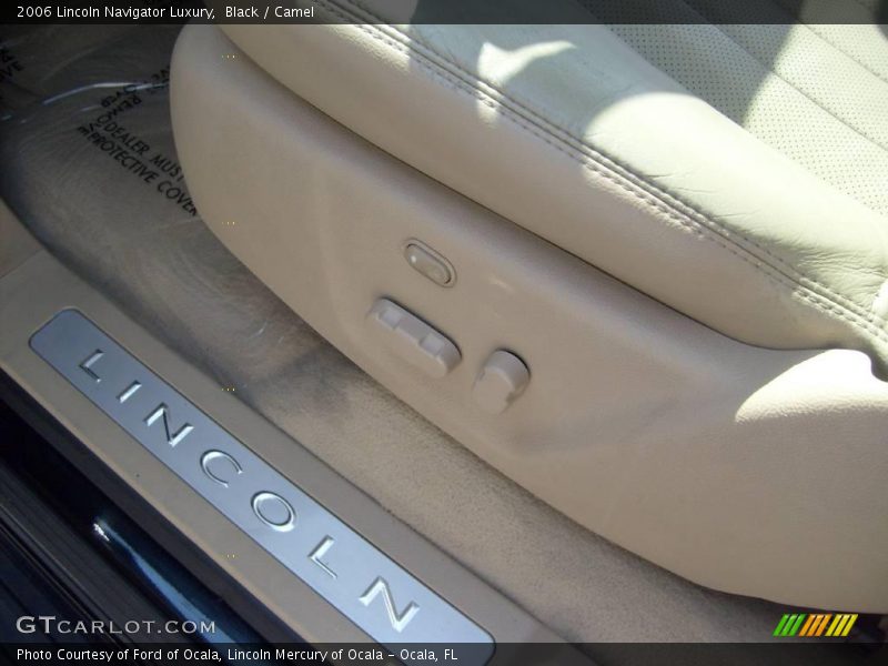 Black / Camel 2006 Lincoln Navigator Luxury
