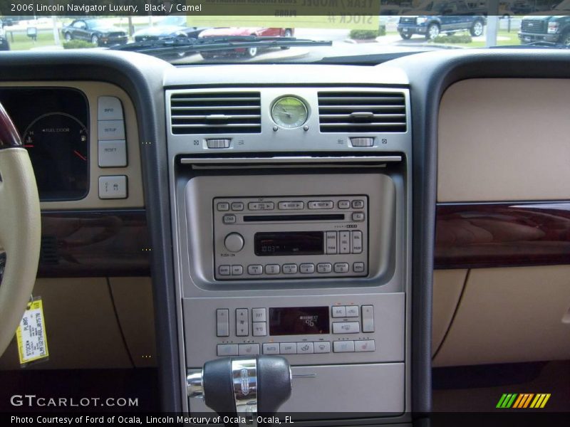 Black / Camel 2006 Lincoln Navigator Luxury