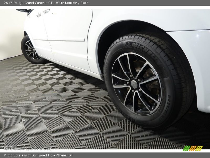 White Knuckle / Black 2017 Dodge Grand Caravan GT