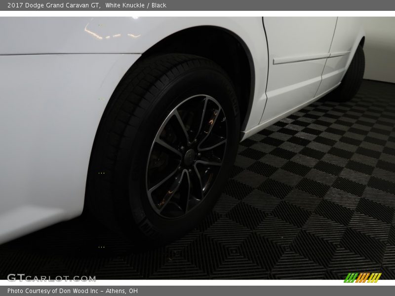 White Knuckle / Black 2017 Dodge Grand Caravan GT