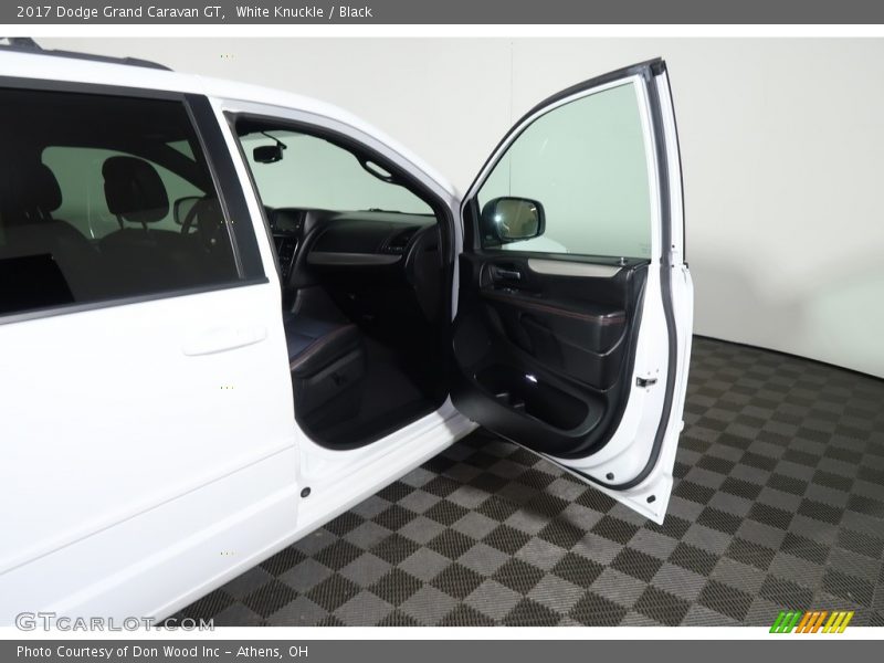 White Knuckle / Black 2017 Dodge Grand Caravan GT