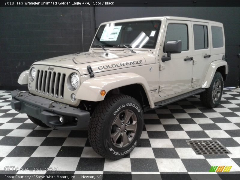 Front 3/4 View of 2018 Wrangler Unlimited Golden Eagle 4x4