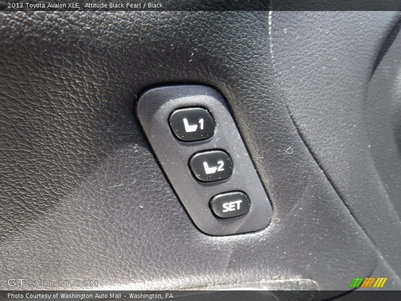 Attitude Black Pearl / Black 2013 Toyota Avalon XLE