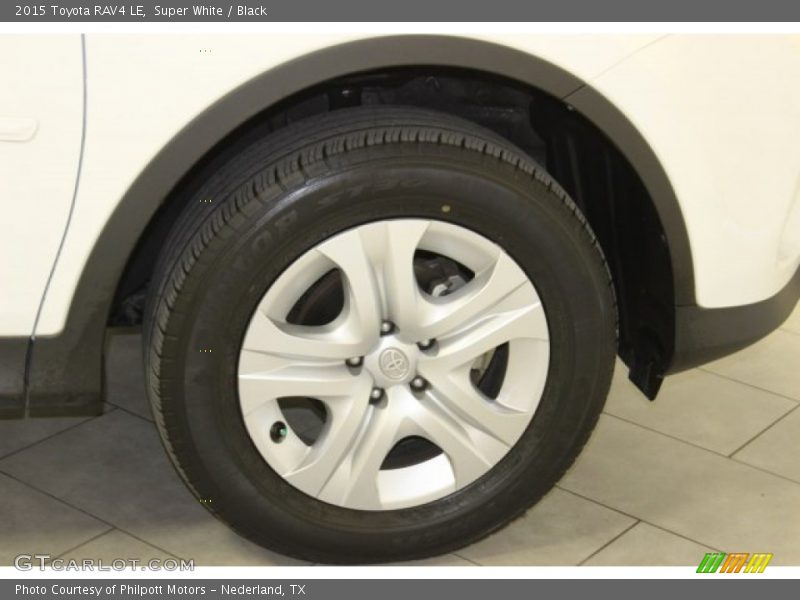 Super White / Black 2015 Toyota RAV4 LE