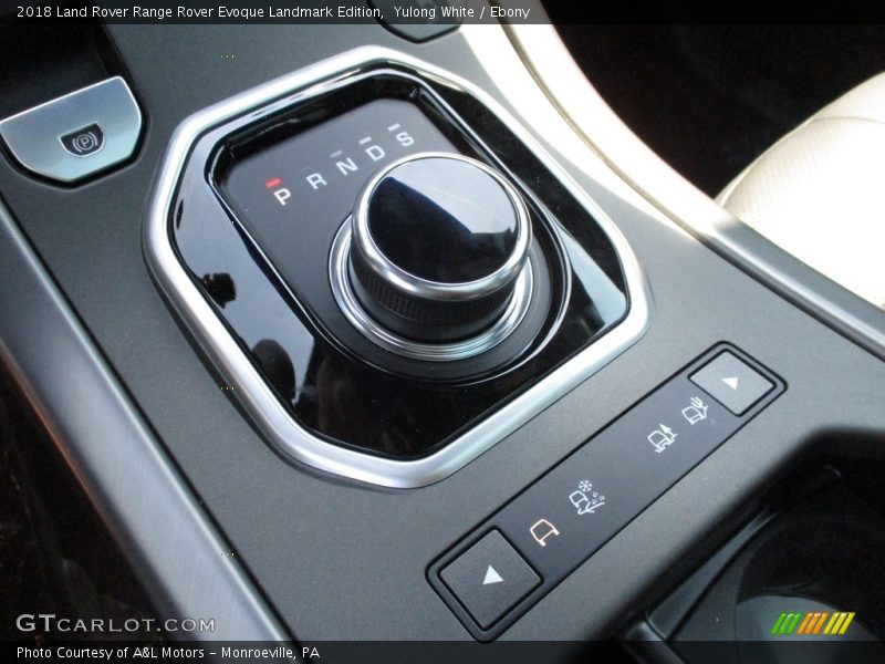 Yulong White / Ebony 2018 Land Rover Range Rover Evoque Landmark Edition