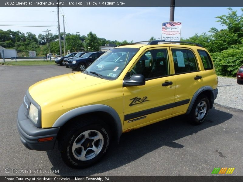 Yellow / Medium Gray 2002 Chevrolet Tracker ZR2 4WD Hard Top