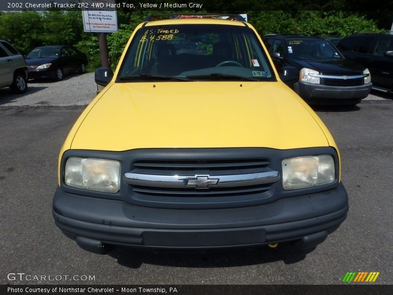 Yellow / Medium Gray 2002 Chevrolet Tracker ZR2 4WD Hard Top