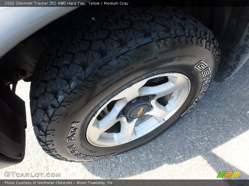 Yellow / Medium Gray 2002 Chevrolet Tracker ZR2 4WD Hard Top
