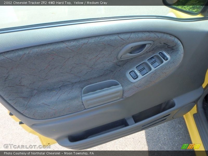 Yellow / Medium Gray 2002 Chevrolet Tracker ZR2 4WD Hard Top