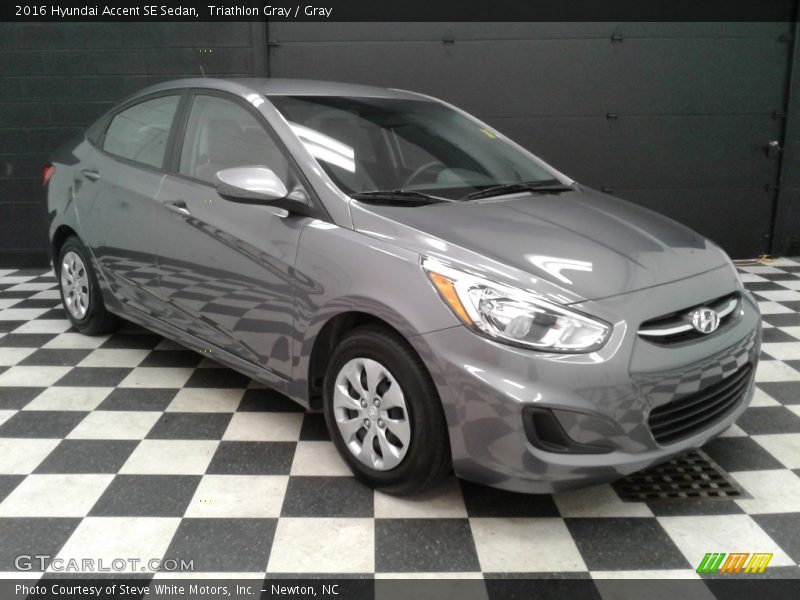Triathlon Gray / Gray 2016 Hyundai Accent SE Sedan