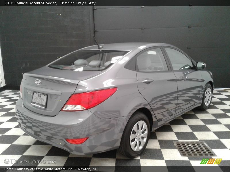 Triathlon Gray / Gray 2016 Hyundai Accent SE Sedan