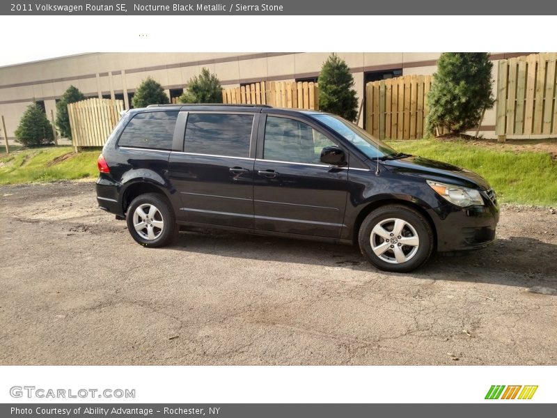 Nocturne Black Metallic / Sierra Stone 2011 Volkswagen Routan SE