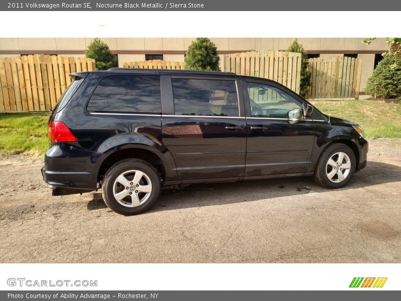 Nocturne Black Metallic / Sierra Stone 2011 Volkswagen Routan SE