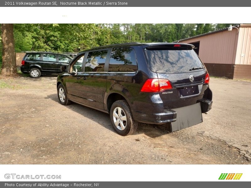 Nocturne Black Metallic / Sierra Stone 2011 Volkswagen Routan SE