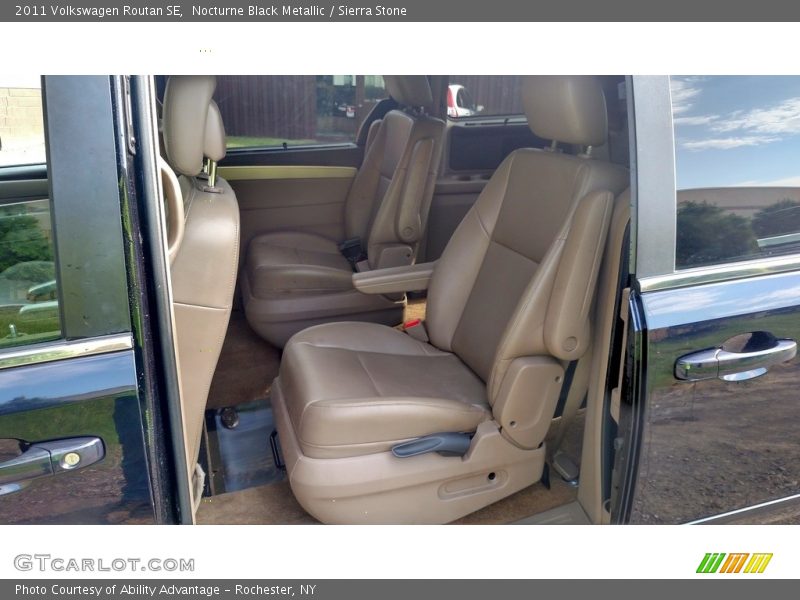 Nocturne Black Metallic / Sierra Stone 2011 Volkswagen Routan SE