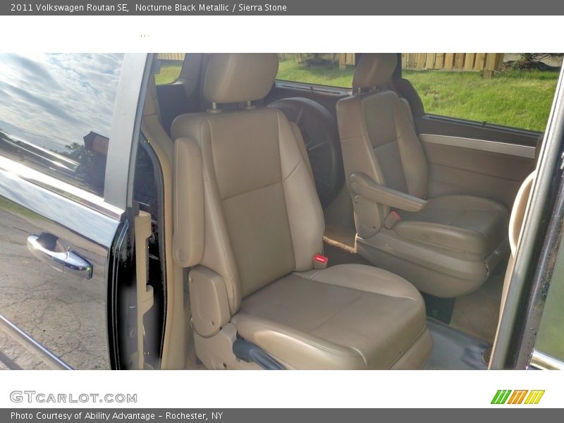 Nocturne Black Metallic / Sierra Stone 2011 Volkswagen Routan SE