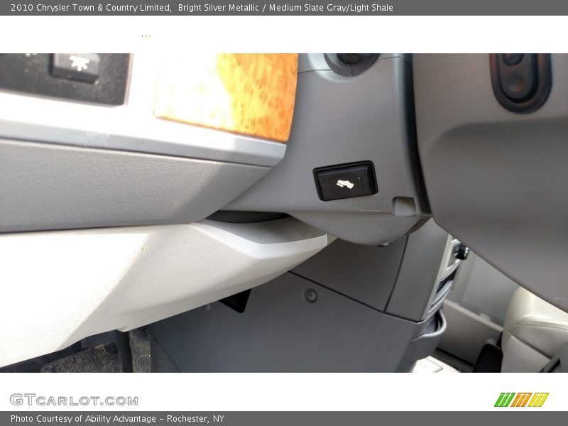 Bright Silver Metallic / Medium Slate Gray/Light Shale 2010 Chrysler Town & Country Limited