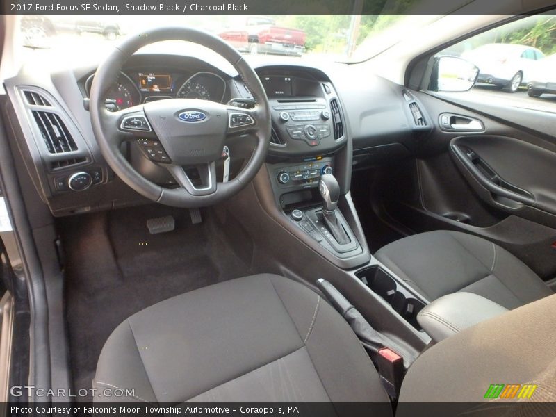 Shadow Black / Charcoal Black 2017 Ford Focus SE Sedan