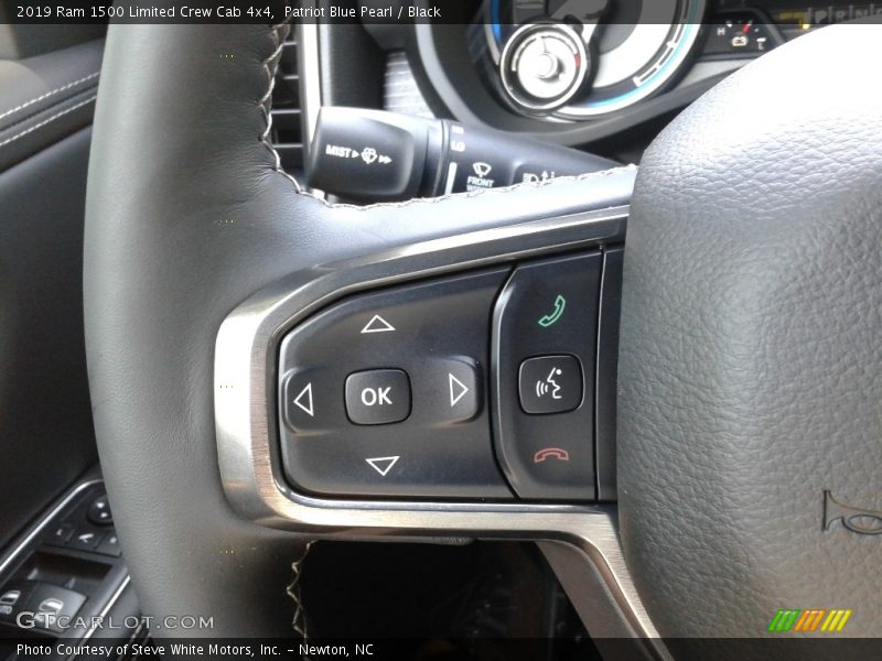 Controls of 2019 1500 Limited Crew Cab 4x4