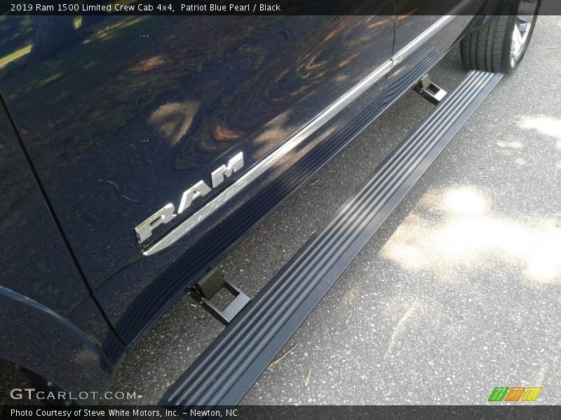 Patriot Blue Pearl / Black 2019 Ram 1500 Limited Crew Cab 4x4