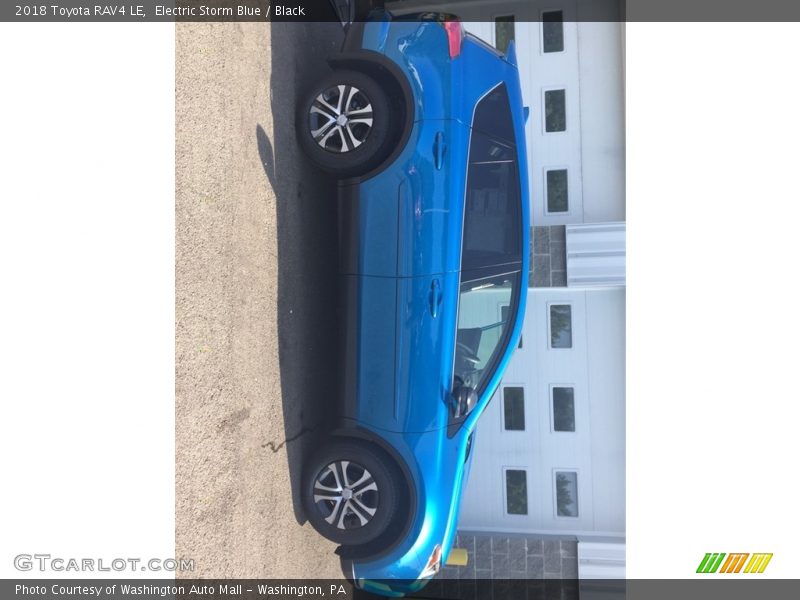 Electric Storm Blue / Black 2018 Toyota RAV4 LE