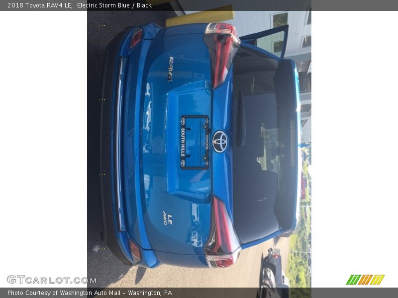 Electric Storm Blue / Black 2018 Toyota RAV4 LE